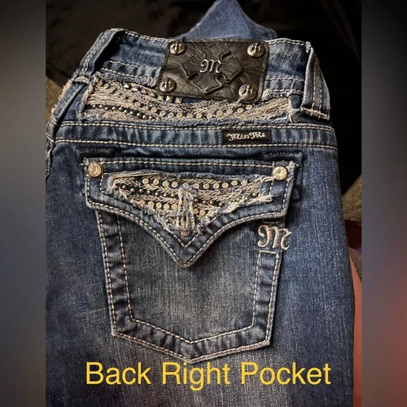 Miss Me Distressed Cropped Jeans - Picture 5 of 9